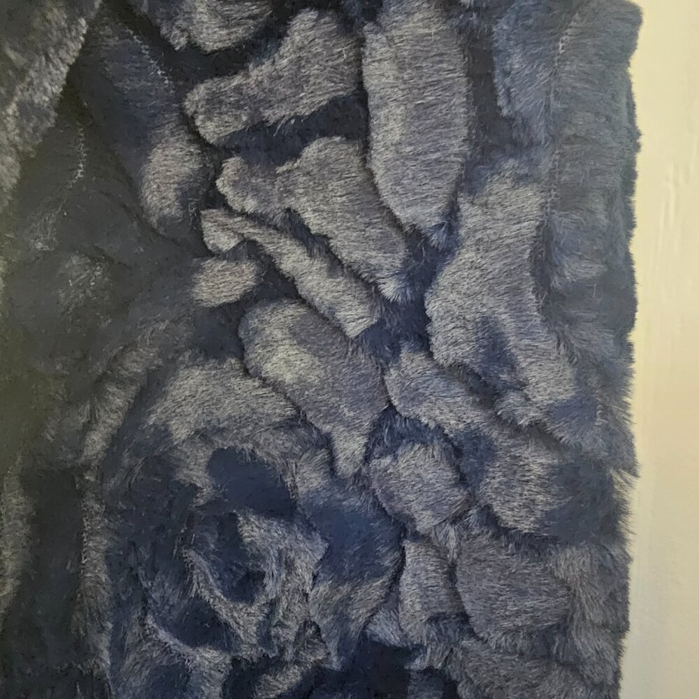 Textured infinity scarf - Picture 3 of 5